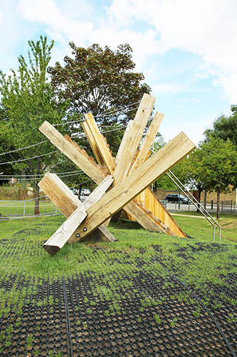 Cross Play Structure
